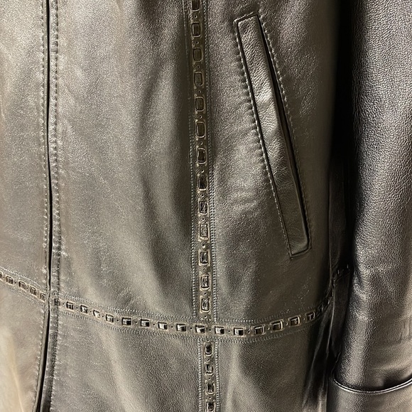 DERI Sarayi women’s NoellaThree-quarter length luxury leather jacket - Picture 4 of 8